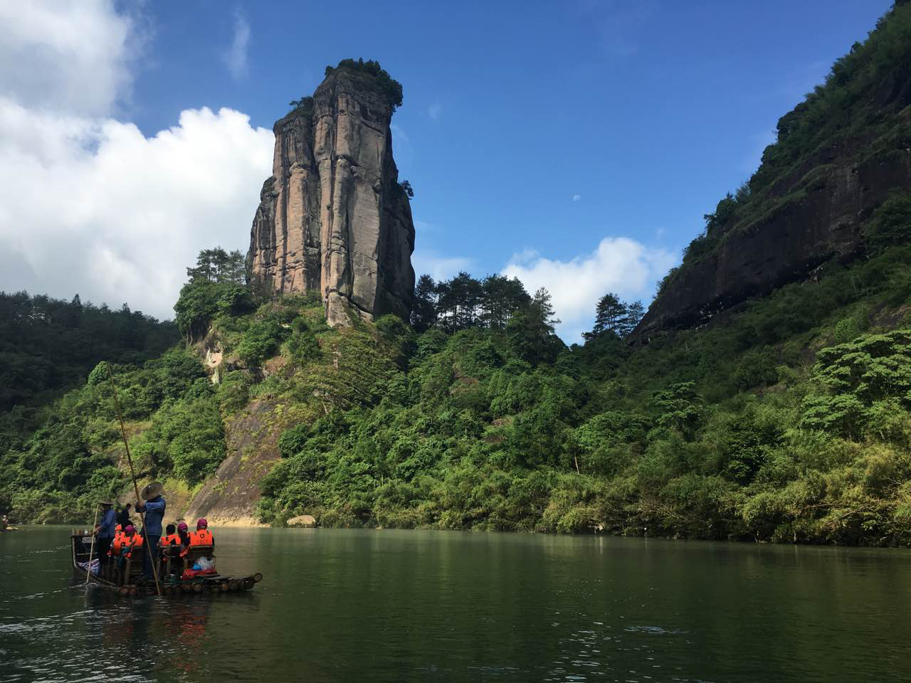 公司員工及（jí）部分家屬魅力（lì）武夷山三日遊